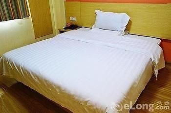 Baoqing Hotel Wuhan Bagian luar foto